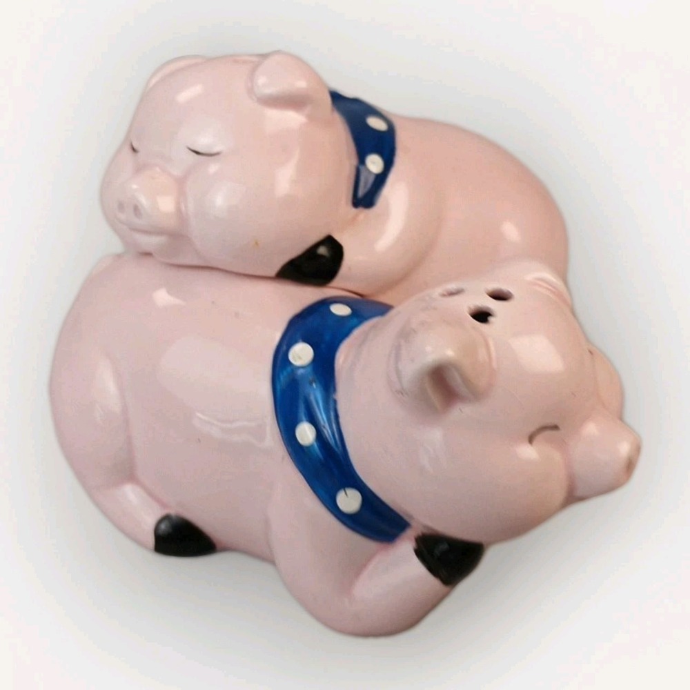 Vintage Adorable Fits Together Pink Pigs Ceramic Salt & Pepper Shakers